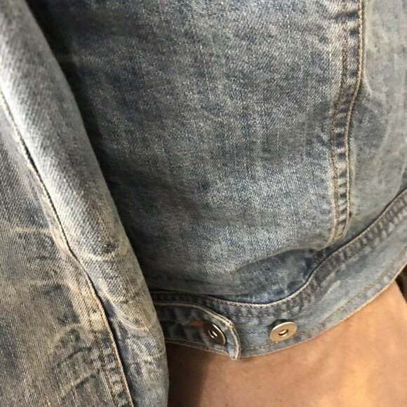 *CHETTA B. Denim Jacket. Size XL. Faded Finish. Bust 40". Pockets. B11 - Picture 6 of 8